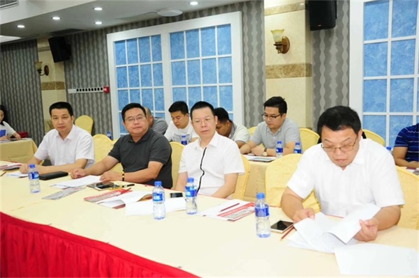 珠海市室內(nèi)環(huán)境凈化行業(yè)協(xié)會(huì)第一屆會(huì)員代表大會(huì)第一次會(huì)議”現(xiàn)場(chǎng)部分代表